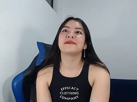 Snapshot of EloiseJun chatting on 02-08-26, 03:15 EloiseJun online show from 02-08-26, 03:15