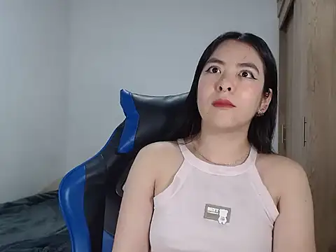 EloiseJun online show from 12-20-25, 12:13