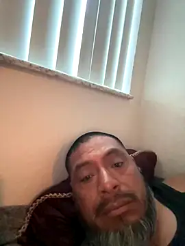 Snapshot of julio_p chatting on 10-24-25, 09:14 julio p online show from 10-24-25, 09:14