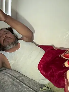 Snapshot of julio_p chatting on 02-22-26, 12:29 julio p online show from 02-22-26, 12:29