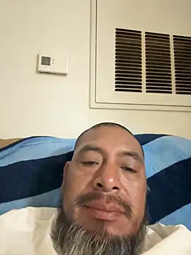 Snapshot of julio_p chatting on 10-16-25, 12:30 julio p online show from 10-16-25, 12:30
