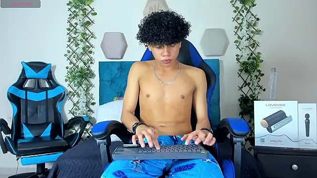  taylor black online show from 10-31-25, 03:08