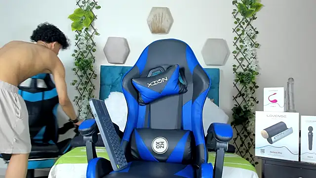  taylor black online show from 11-04-25, 09:07