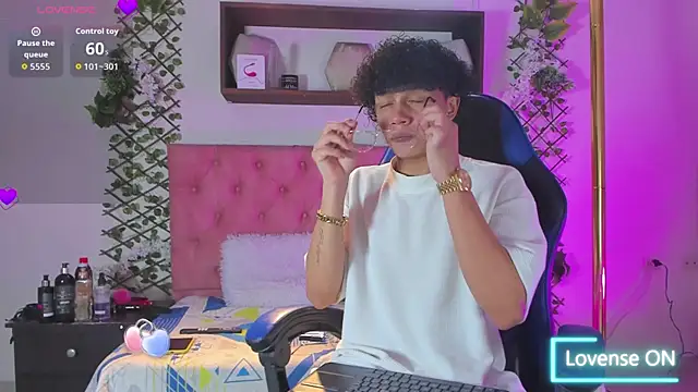 Snapshot of _taylor_black chatting on 02-10-26, 08:19 taylor black online show from 02-10-26, 08:19