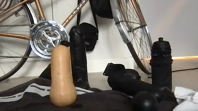 Snapshot of Zaak91190 chatting on 10-17-25, 11:56 Zaak91190 online show from 10-17-25, 11:56