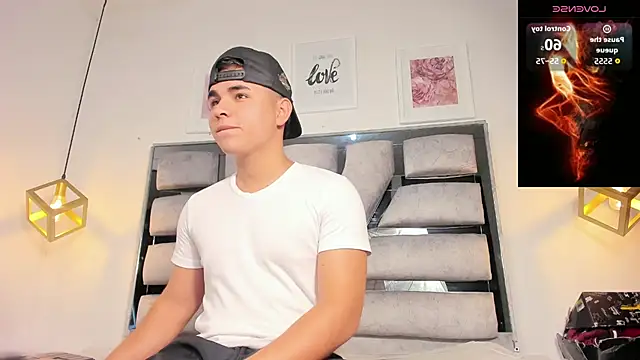 lianfox  online show from 04-14-26, 12:32