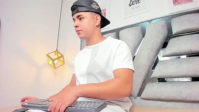 lianfox  online show from 03-10-26, 12:20