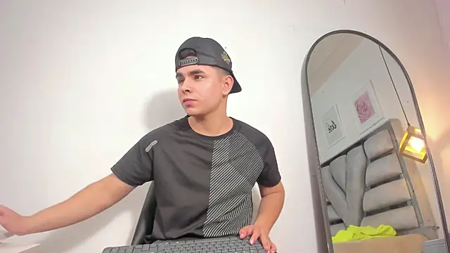 lianfox  online show from 02-26-26, 02:44