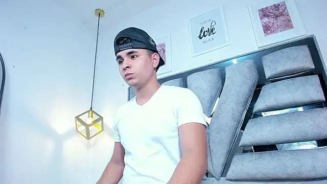 lianfox  online show from 04-07-26, 12:29