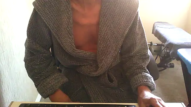 Snapshot of rogpb chatting on 09-12-25, 08:58 rogpb online show from 09-12-25, 08:58