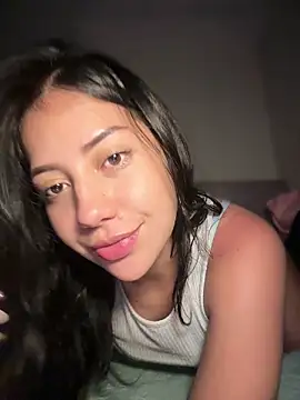 Snapshot of MissCat_ chatting on 05-19-26, 12:59 MissCat online show from 05-19-26, 12:59