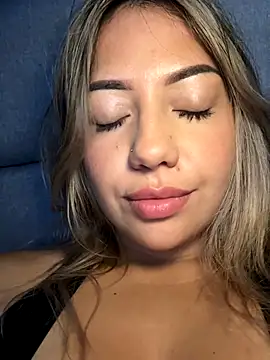 MissCat  online show from 10-29-25, 03:05