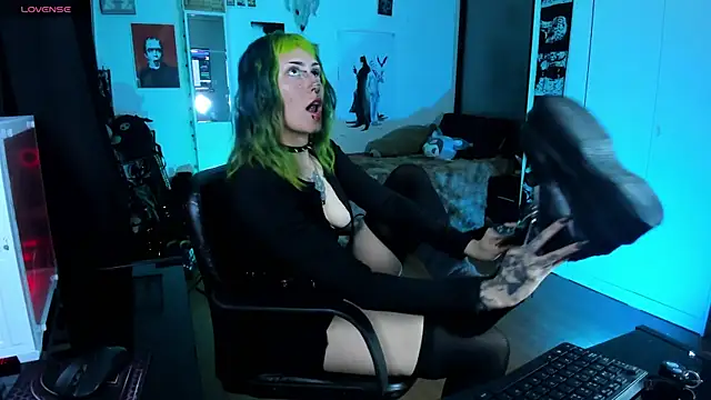 kattusauruss online show from 07-15-26, 01:01