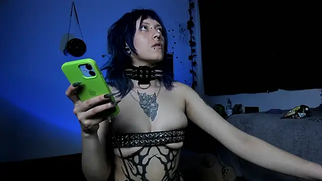 kattusauruss online show from 10-22-25, 04:12