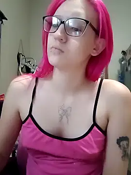 Snapshot of spoiledprincess4 chatting on 10-13-25, 02:35 spoiledprincess4 online show from 10-13-25, 02:35