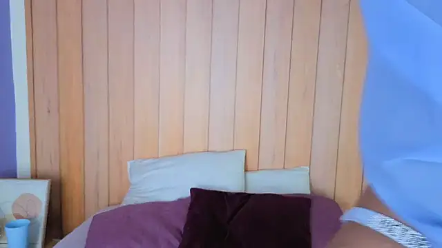 daphnevans online show from 12-14-25, 03:35