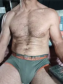 Snapshot of GreekGuyOutdoors chatting on 05-29-26, 05:19 GreekGuyOutdoors online show from 05-29-26, 05:19