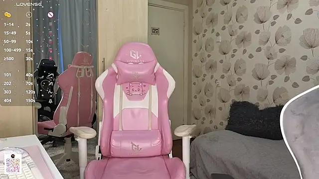 Snapshot of _cute_ice chatting on 06-21-26, 07:03 cute ice online show from 06-21-26, 07:03