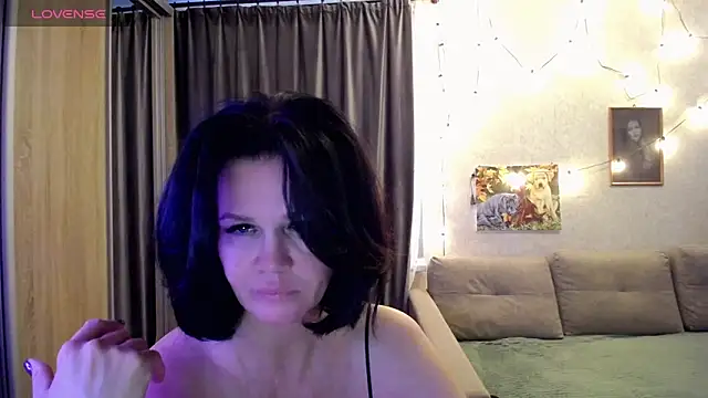 Snapshot of CollenRodrigezz_zz chatting on 04-28-26, 01:15 CollenRodrigezz zz online show from 04-28-26, 01:15