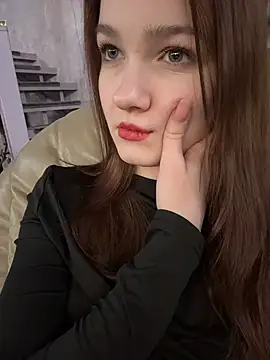 MichelleRoux online show from 01-11-26, 04:58