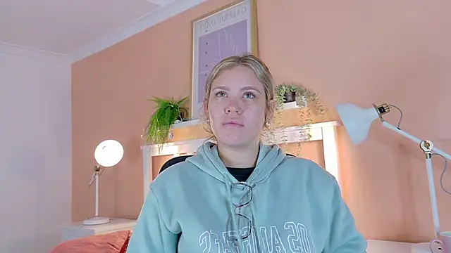 Snapshot of BelaMiller_ chatting on 10-06-25, 11:33 BelaMiller online show from 10-06-25, 11:33