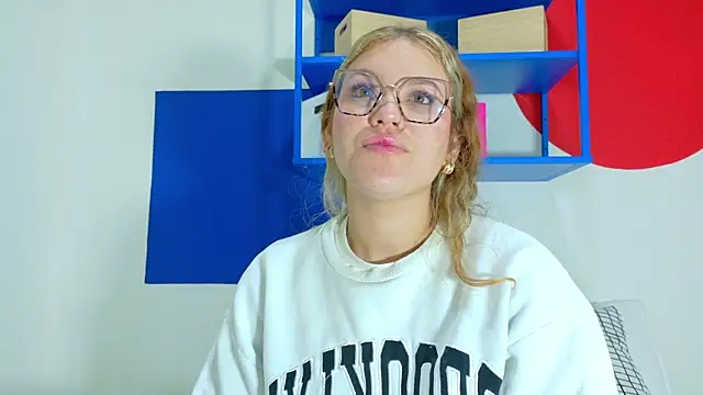 Snapshot of BelaMiller_ chatting on 10-13-25, 11:56 BelaMiller online show from 10-13-25, 11:56