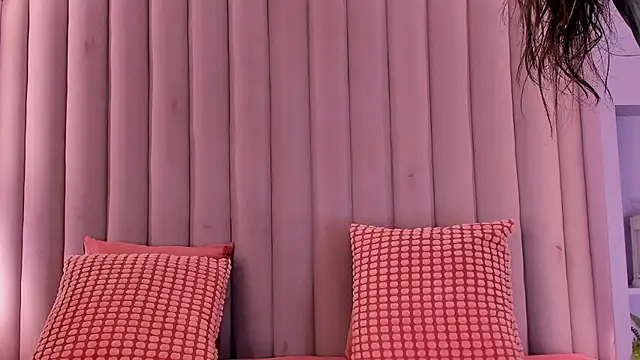 TiffValentinee  online show from 10-28-25, 07:57