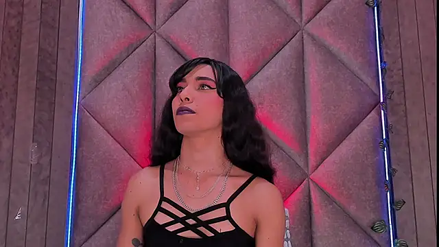 TiffValentinee  online show from 11-01-25, 08:36