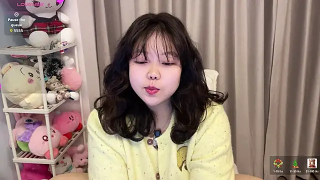 Kittenfishing online show from 01-05-26, 05:27