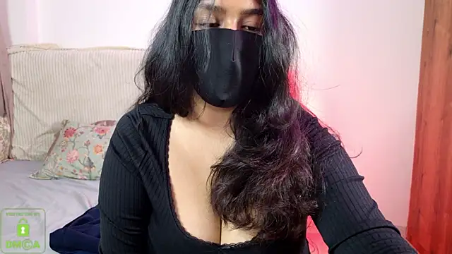 Snapshot of Gulaboo100 chatting on 05-14-26, 05:21 Gulaboo100 online show from 05-14-26, 05:21