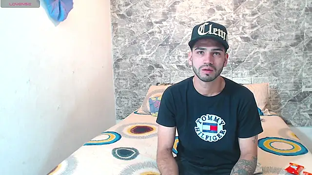 daniquintero03 online show from 10-03-25, 06:42