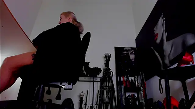 demisweet online show from 02-15-26, 06:47