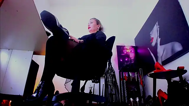 demisweet online show from 11-17-25, 09:30