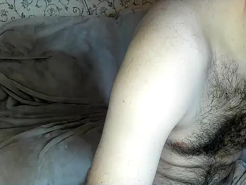 Snapshot of bul_boy chatting on 05-17-26, 09:31 bul boy online show from 05-17-26, 09:31