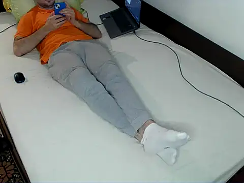 bul boy online show from 04-18-26, 06:32