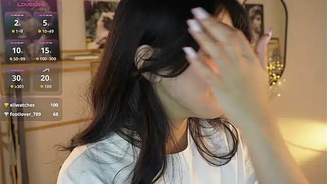 Snapshot of MoiraEger chatting on 09-16-25, 05:14 MoiraEger online show from 09-16-25, 05:14