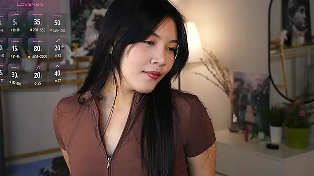 Snapshot of MoiraEger chatting on 09-26-25, 05:09 MoiraEger online show from 09-26-25, 05:09