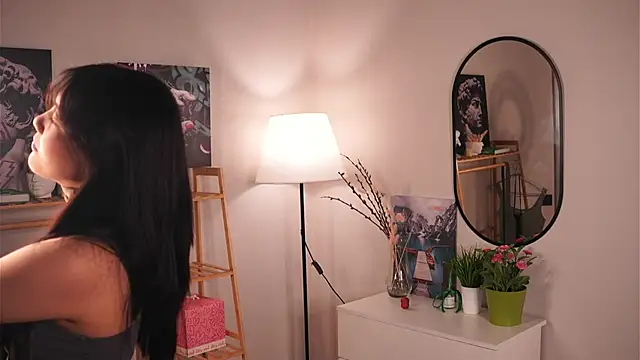 Snapshot of MoiraEger chatting on 09-28-25, 04:14 MoiraEger online show from 09-28-25, 04:14