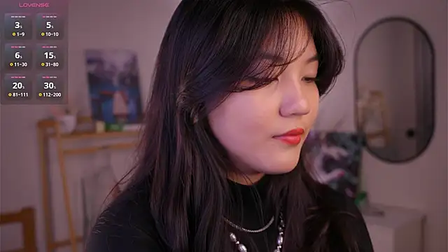 Snapshot of MoiraEger chatting on 10-27-25, 05:14 MoiraEger online show from 10-27-25, 05:14