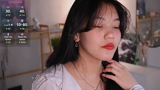 Snapshot of MoiraEger chatting on 10-24-25, 05:56 MoiraEger online show from 10-24-25, 05:56