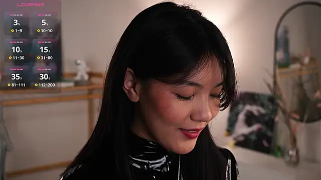 Snapshot of MoiraEger chatting on 10-12-25, 05:03 MoiraEger online show from 10-12-25, 05:03