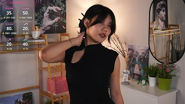 Snapshot of MoiraEger chatting on 09-22-25, 04:13 MoiraEger online show from 09-22-25, 04:13