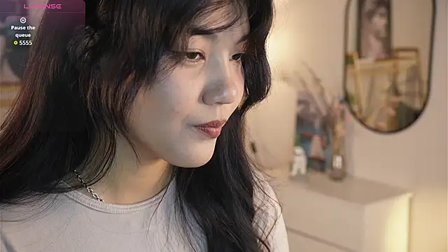 Snapshot of MoiraEger chatting on 09-17-25, 04:09 MoiraEger online show from 09-17-25, 04:09