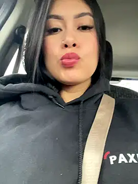 CrisMarulanda online show from 11-30-25, 11:44