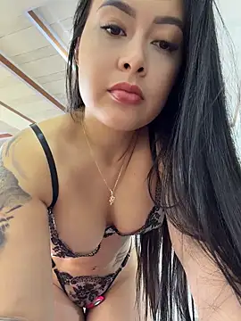 CrisMarulanda online show from 04-08-26, 02:07