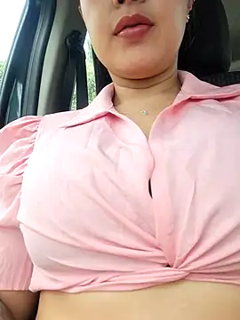 CrisMarulanda online show from 10-14-25, 02:50