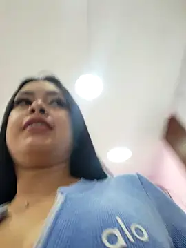 CrisMarulanda online show from 11-14-25, 08:01