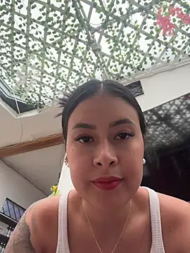 CrisMarulanda online show from 07-28-26, 06:42