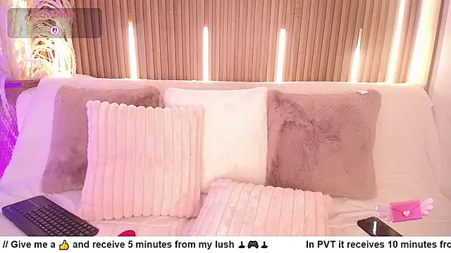 Snapshot of MylaDreams chatting on 09-23-25, 03:46 MylaDreams online show from 09-23-25, 03:46