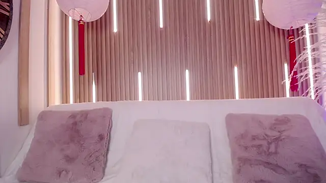 Snapshot of MylaDreams chatting on 01-09-26, 03:24 MylaDreams online show from 01-09-26, 03:24